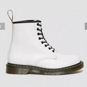 Dr. Martens 1460 Smooth Leather Lace Up Boots-‎ size 8